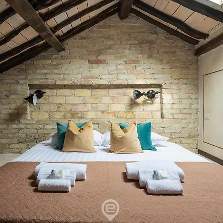 Estay - Q Flat 3 - Balcony Flat *